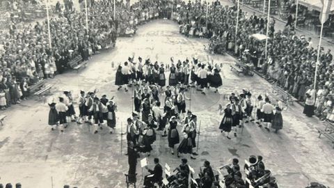 Primera danza del Portal, en Villaviciosa, en el ao 1954