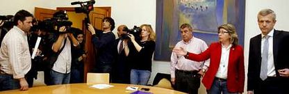 Representantes del sector del cerco plantan a Rueda al comprobar que la conselleira iba a estar presente en el encuentro.