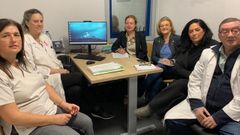 Reuni�n de responsables del centro de salud de Sada por el plan local de salud con la directora xeral de Planificaci�n e Reforma Sanitaria, Sofia L�pez Linares (en el centro).