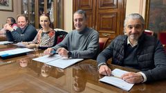 Los concejales del PP, antes de la comisi�n de cuentas
