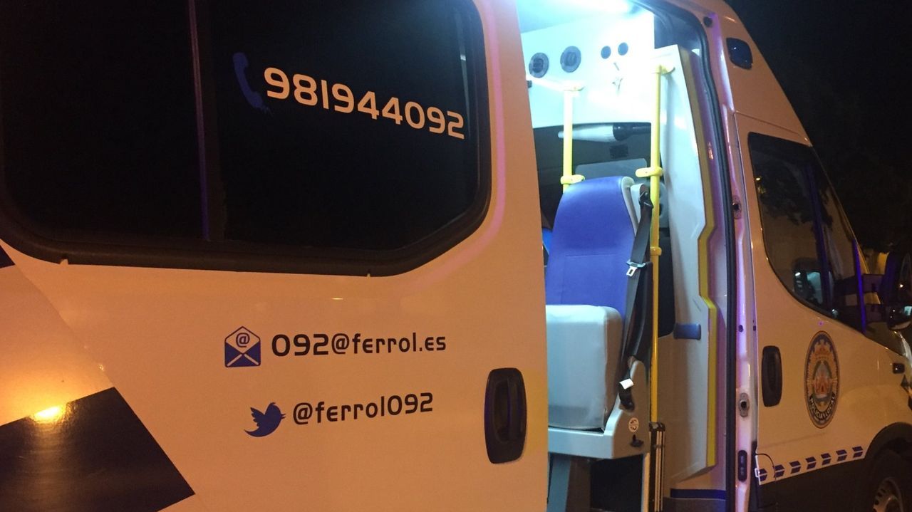 Una persona resulta herida en la avenida Nicasio Pérez, en Ferrol, al ser atropellada por un vehículo cuando atravesaba el vial