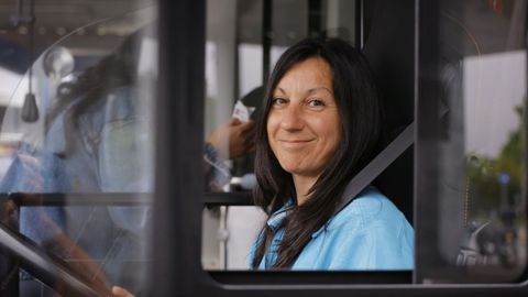 Alvedro recupera la normalidad tras 35 asumiendo los vuelos de Lavacolla