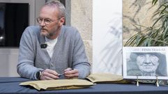 Rodr&iacute;guez, nunha das presentaci&oacute;ns da s&uacute;a obra Finis Terrae (editorial Canela)