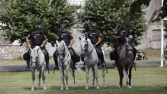 Polic�as a caballo durante el Resurrection Fest