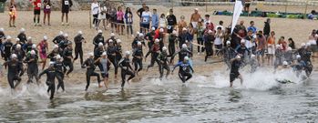 La salida de la prueba de natacin en las distintas tandas fue uno de los momentos ms espectaculares de la prueba. 