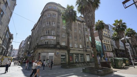 Esquina de Michelena con Gutiérrez Mellado pretendida en su día por Inditex para trasladar sus tiendas de Zara en Pontevedra