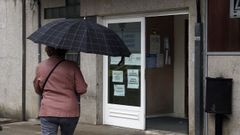 Imagen del centro de salud de Ribeira, municipio en el que se han disparado los casos positivos en la �ltima semana
