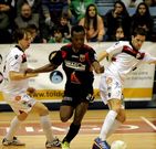 El Santiago Futsal puso m�s ganas y m�s juego que el Zaragoza, pero sufri� al final.