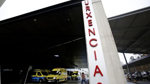 Imagen de archivo de ambulancias en la entrada de Urgencias del Cunqueiro en Vigo