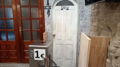 Torno de un local, junto a los ba�os, y que ahora est� desactivado