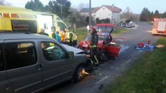 En Carballeda chocaron una furgoneta Berlingo y un Peugeot 309, en la que viajaba la mujer que muri�