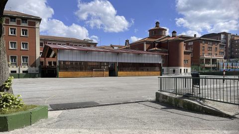 Vista del patio de un colegio de Sestao en el que un ni�o de 12 a�os falleci� en la tarde del pasado domingo tras recibir un balonazo