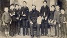 Manuel Formoso Lamas con alumnos da sa escola de Chantada nunha imaxe de principios do sculo XX