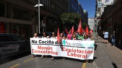 Personal de cocina del hospital Quironsalud se manifestó este martes en Pontevedra con el apoyo del comité de empresa de Quironsalud y delegados sindicales