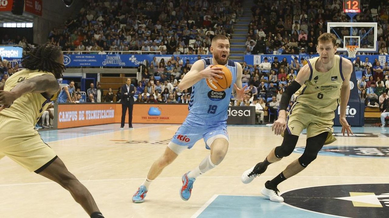 La suspensión del vuelo de Alvedro impide al Breo entrenar en las islas