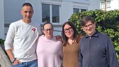 Los organizadores del Asunfest, delante del colegio de la Asunci�n