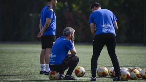 Rub�n Dom�nguez siguiendo la corta sesi�n de entrenamiento de este lunes en A Xunqueira