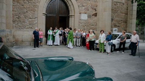 Varios sacerdotes participaron en la celebracin del patrn de los conductores.