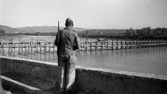 Un miliciano a orillas del rio Ebro tomada por el fotoperiodista de origen alem�n Hans Gutmann en 1938.