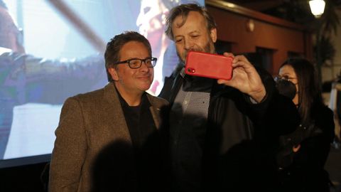 presentacion serie Operación marea negra, con fotocol, estará conselleiro de cultura e actores, entre eles, álex gonzález, PREESTRENO SERIE DE AMAZOM PRIME