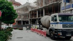 La escasez de promociones hace que las que se construyen tengan demanda. Es el caso de la que se levanta en la esquina de Buenos Aires y Santo Domingo. Se han venido todos menos uno de los 24 pisos, que est� en el mercado por un precio de 600.000 euros.
