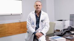 El doctor Enrique Corredera, especialista en neurolog�a del Hospital Quironsalud Miguel Dom�nguez de Pontevedra