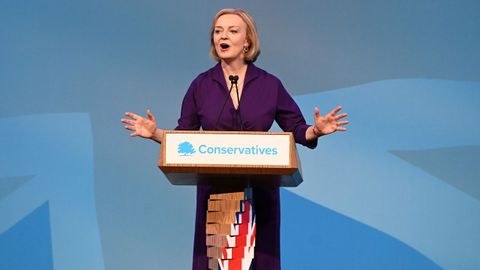 Liz Truss, este lunes, en su intervencin ante la militancia tory tras ser elegida nueva lder del Partido Conservador