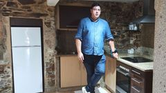 Sergio Otero es propietario de una de las viviendas tur�sticas que hay en el municipio de Mazaricos