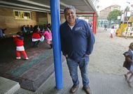 �lvaro Est�vez, ayer, en el patio de la escuela de educaci�n infantil Crespo Rivas de Pontevedra. 