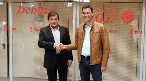 S�nchez, recibido por el presidente de la gestora socialista, Javier Fern�ndez. 