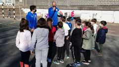 Profesionales del mundo del v�ley visitaron el CEIP Flavia de Padr�n.