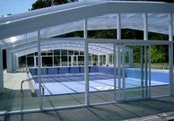 La piscina municipal de Mazaricos luce ahora una moderna cubierta telesc�pica de policarbonato que permitir� a los usuarios poder disfrutar de esta instalaci�n durante m�s tiempo. La nueva infraestruc