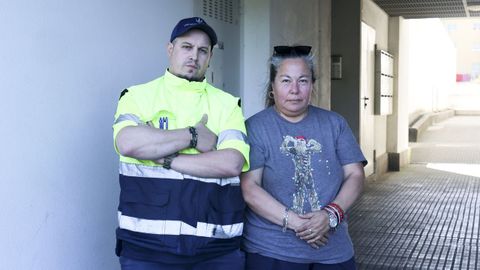 Borja y Nayarette, dos de los vecinos afectados por la situaci�n en este edificio.