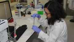 La investigadora Elena Pazos, receptora de una beca europea Starting Grant dotada con 1,5 millones de euros, en el Cica de Elvia
