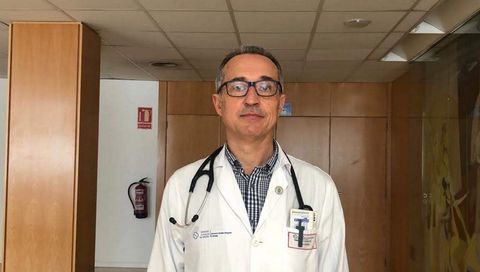 Fernando de la Iglesia, jefe de Medicina Interna del Chuac