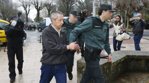 El friols condenado por agredir sexualmente a su hijo, entrando a la Audiencia Provincial de Lugo en el 2017.