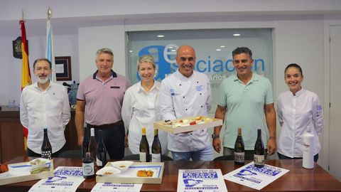 Mart�nez, Herb�n, Casais, Arca, Mart�nez y Pi�eiro, en la presentaci�n de los platos este jueves.