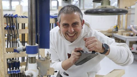 Rub�n Montero, retratado este lunes en el CIFP Ferrolterra, donde curs� el ciclo de Dese�o e Amoblamento