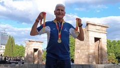 Paz, tras regresar a Madrid, posa con las medallas conseguidas