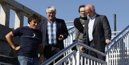 Dur�n, con el alcalde y representantes del n�utico ayer. 