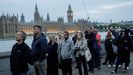 Kilom�tricas colas durante la noche en Westminster para despedir a Isabel II
