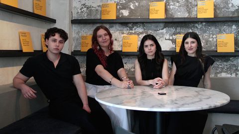 Aiden K, Natane Vilas, Laura Paraju� y Mara Veco�a, este mi�rcoles en las instalaciones de la fundaci�n. 