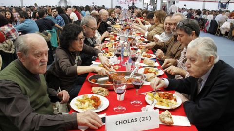 O Barco se rindi al botelo.Ms de mil personas asistieron a la comida en el pabelln
