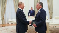 Vladimir Putin y Steve Witkoff durante su reunin en el Kremlin.