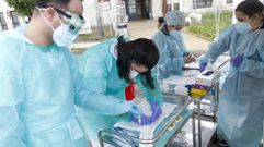 Momento del cribado realizado al lado del centro de salud de Mugardos a principios del pasado mes