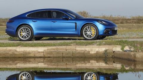 Porsche Panamera.Porsche Panamera
