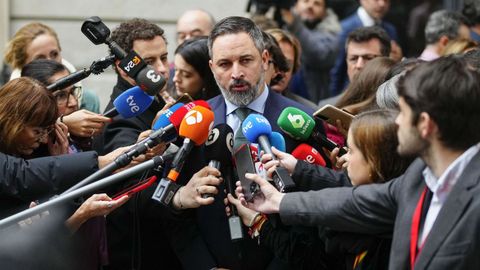 Abascal, desde Buenos Aires: �Habr� un momento que el pueblo querr� colgar de los pies a S�nchez�