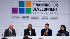 Pedro Snchez aplaude la intervencin del director general de la OMS