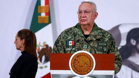 El ministro de Defensa, Ricardo Trevilla, comparece ante la presidenta