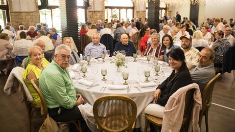 Comida jubilados de Agui�o en restauraci�n Chicolino, Boiro